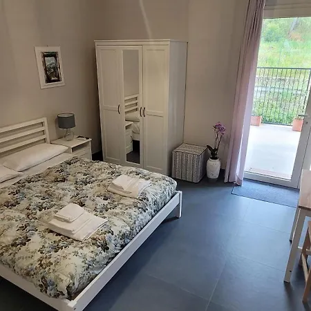 Domus Augustea Guest house *